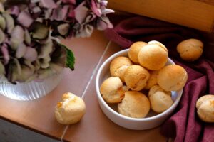 Pão de Queijo Caseiro e sem Laticínios, alimentação vegana, pão de queijo vegano